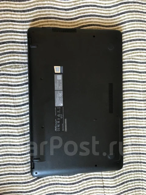 Asus VivoBook. 15.6", 3,1����, ��� 4 ��, ���� 500���, WiFi: 1, Bluetooth: 1, ����������� �� 8��. ����