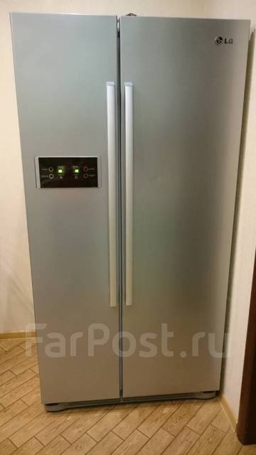 Холодильник Side by side LG, б/у, в наличии. Цена: 55 000₽ во Владивостоке