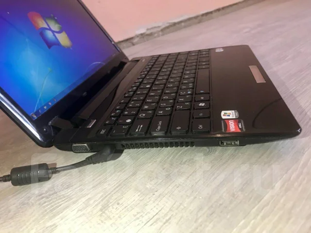Asus Eee PC 1201T. 12.1", 1,6����, ��� 2048 ��, ���� 250���, WiFi: 1, Bluetooth: 1 ����