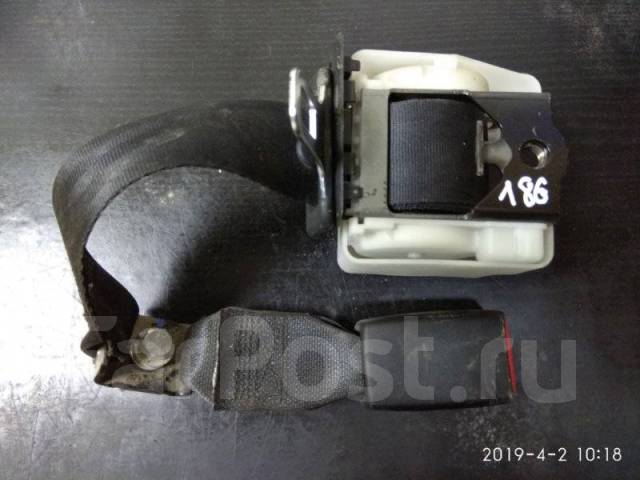 Ремень безопасности не возвращается