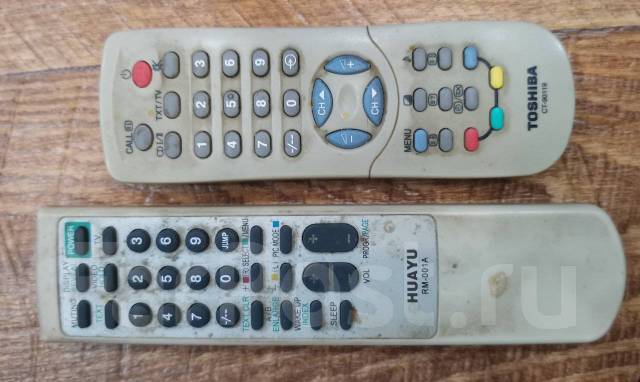 Пульт телевизора, 2 шт, б/у, в наличии. Цена: 100₽ во Владивостоке