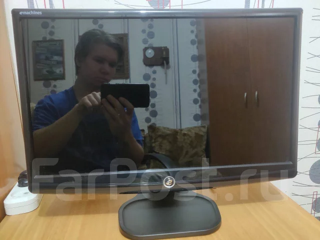 eMachines. 20" ����