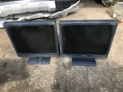 Mitsubishi. 17" ����