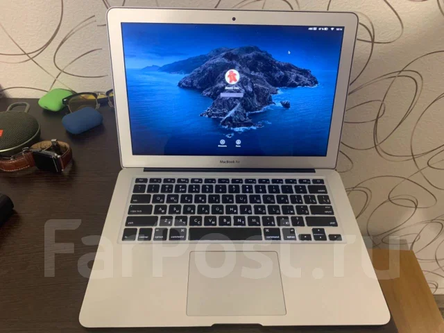 Apple MacBook Air 13 2014 Early. 13", 1,4����, ��� 4 ��, ���� 128���, WiFi: 1, Bluetooth: 1, ����������� �� 10��. ����