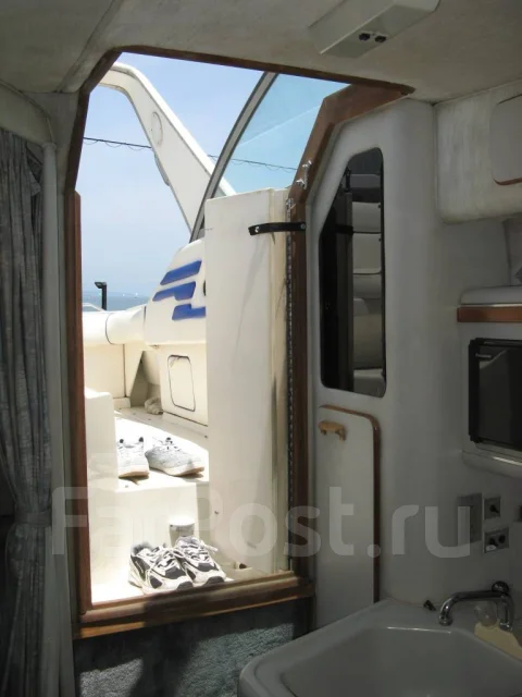 Searay Sundancer. 1994 ���, ����� 9,5��., ��������� ������������, 400��.�., ������. ��� ����� �� ������������ ����