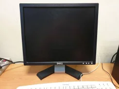Dell. 17" ����