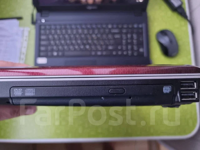 Samsung R530. 15.6", 2,5����, ��� 4 ��, ���� 300���, WiFi: 1, Bluetooth: 1, ����������� �� 4��. ����