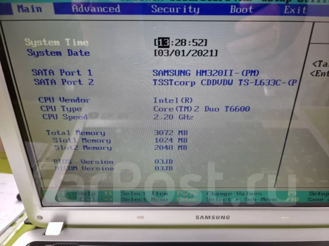 Samsung R530. 15.6", 2,5����, ��� 4 ��, ���� 300���, WiFi: 1, Bluetooth: 1, ����������� �� 4��. ����