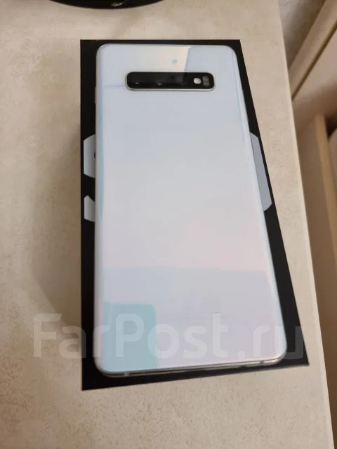 Samsung Galaxy S10+. �/� ����