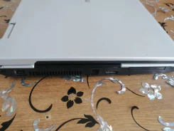 Fujitsu. 16", 16����, ��� 64 �� � ������, ���� 128���, WiFi, Bluetooth, ����������� �� 5��. ����