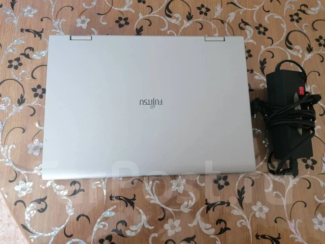 Fujitsu. 16", 16����, ��� 64 �� � ������, ���� 128���, WiFi: 1, Bluetooth: 1, ����������� �� 5��. ����
