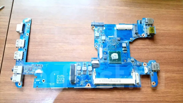 Samsung. 10.1", WiFi: 1, Bluetooth: 1 ����