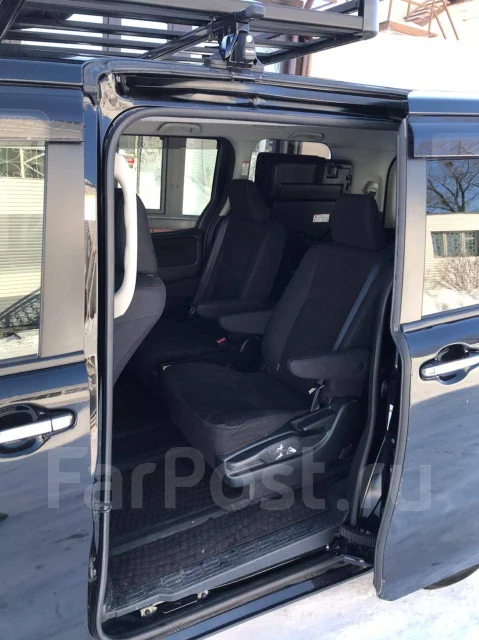 Toyota Voxy. ��������, 1.8, ������, 100 000����. �� ����