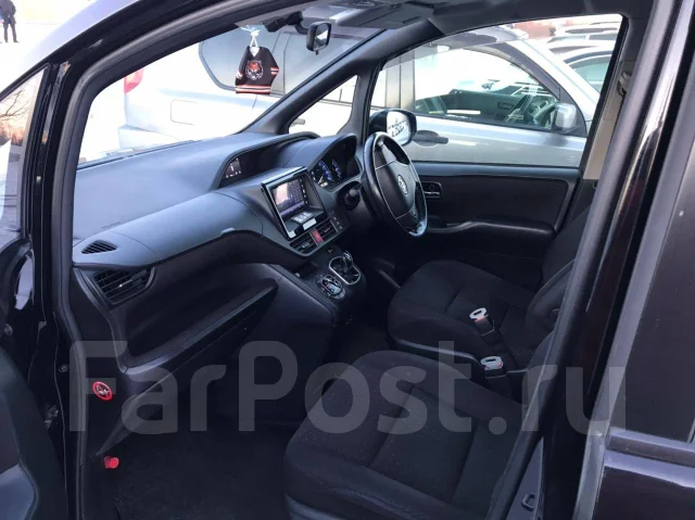 Toyota Voxy. ��������, 1.8, ������, 100 000����. �� ����