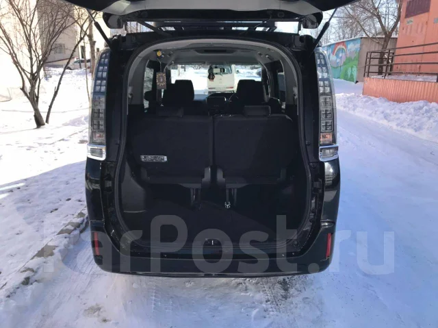 Toyota Voxy. ��������, 1.8, ������, 100 000����. �� ����