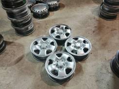 Daihatsu. 5.0x15", 5x114.3, ET50,  66,5. 