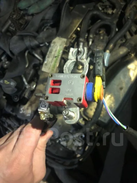 Сел аккумулятор мерседес w204