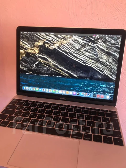MacBook (Retina,12-inch,Early 2015) ゴールド（MacBook のモデルを 