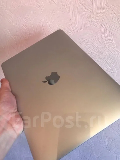 Apple MacBook 12 2015 Early. 12", ��� 8 ��, ���� 250���, WiFi: 1, Bluetooth: 1, ����������� �� 5��. ����