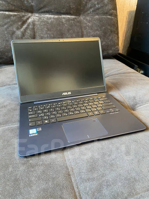 Asus ZenBook. 14", ��� 8 ��, ���� 500���, WiFi: 1, Bluetooth: 1, ����������� �� 8��. ����