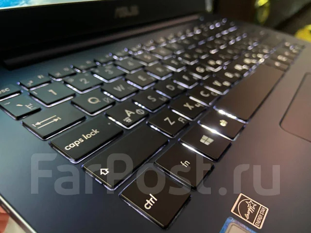 Asus ZenBook. 14", ��� 8 ��, ���� 500���, WiFi: 1, Bluetooth: 1, ����������� �� 8��. ����