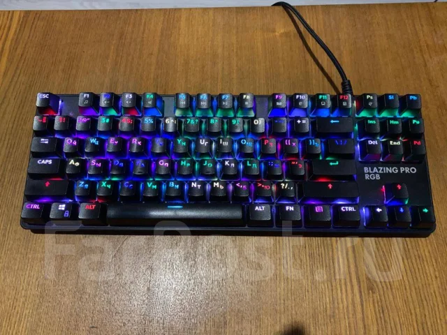 MSI GE75 Raider 9SF. 17.3", 2,6����, ��� 16 ��, ���� 1 500���, WiFi: 1, Bluetooth: 1, ����������� �� 3��. ����