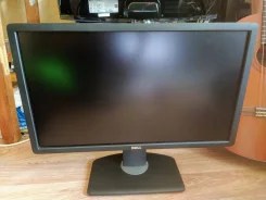Dell. 24" ����