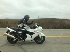 Kawasaki Ninja ZX-14R. 1 400����. ��., ��������, ���, � �������� ����