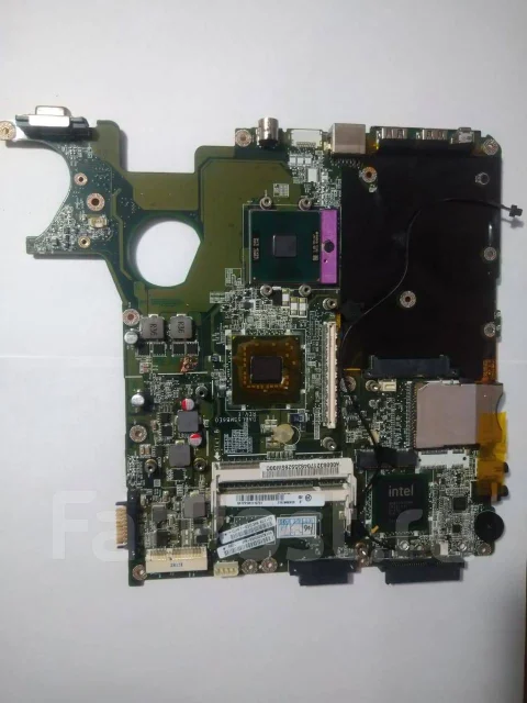 Toshiba Satellite A300. WiFi: 1, Bluetooth: 1 ����