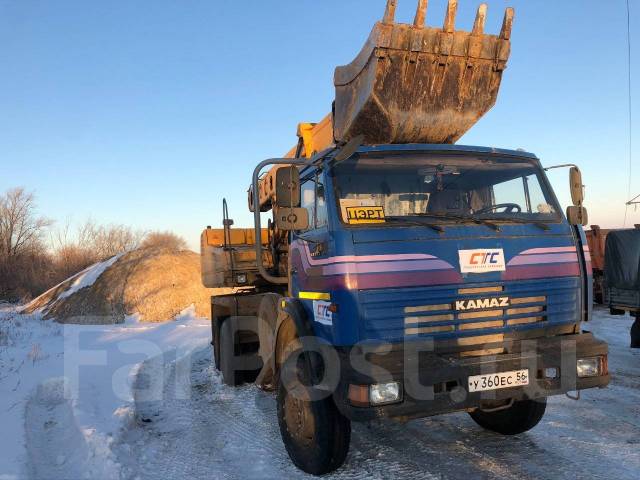 Экскаватор на шасси камаз