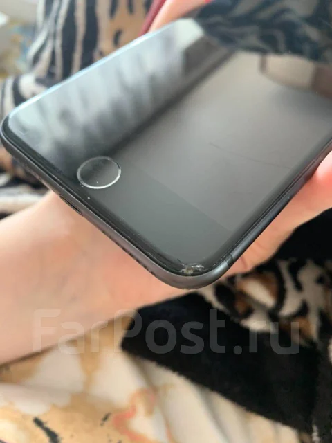 Apple iPhone 8 Plus. �/�, ������, 4G LTE, NFC ����