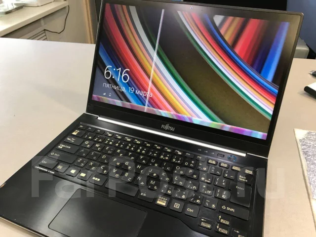 Fujitsu LifeBook U772. 13.3", 1,9����, ��� 2048 ��, ���� 80���, WiFi: 1, Bluetooth: 1, ����������� �� 2��. ����