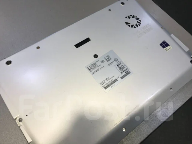 Fujitsu LifeBook U772. 13.3", 1,9����, ��� 2048 ��, ���� 80���, WiFi: 1, Bluetooth: 1, ����������� �� 2��. ����