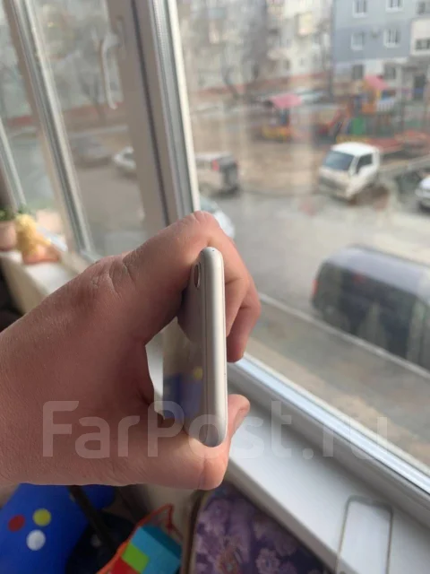 Apple iPhone 8. �/�, �����������, 4G LTE, NFC ����