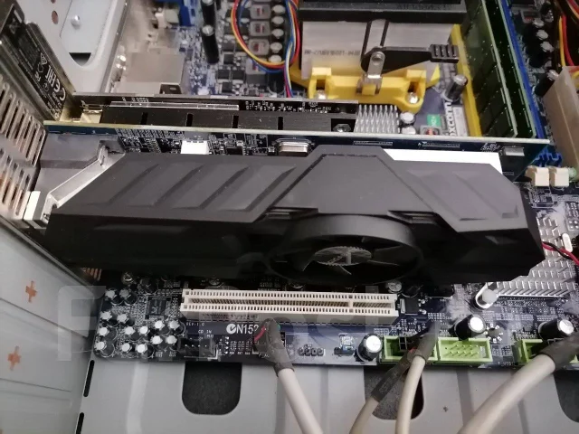 Socket AM2+ ����
