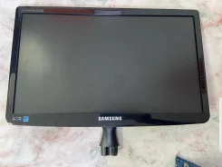 Samsung. 18" ����