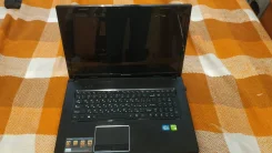 Lenovo G780. 17", 2,9����, ��� 8 ��, ���� 1 000���, WiFi: 1, Bluetooth: 1 ����