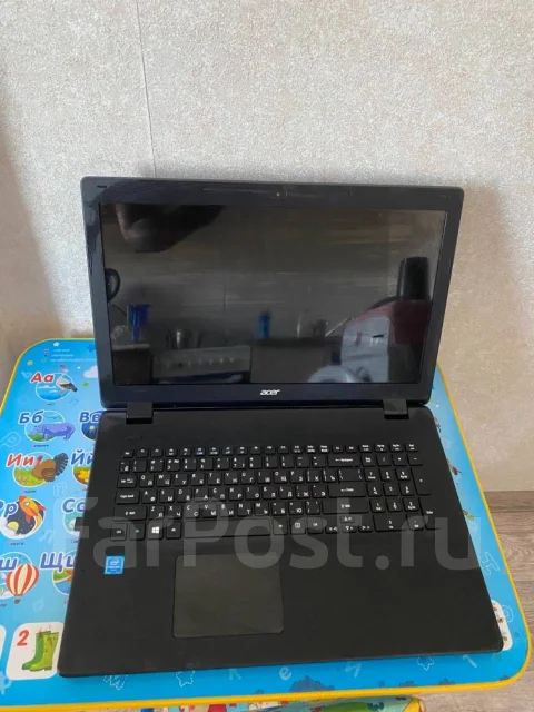 Acer Aspire ES1-731. 17.3", 1,6����, ��� 4 ��, ���� 8���, WiFi: 1, Bluetooth: 1 ����