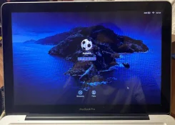Apple MacBook Pro 13 2011 Early MC700. 13", 2,3����, ��� 8 ��, ���� 240���, WiFi: 1, Bluetooth: 1, ����������� �� 6��. ����