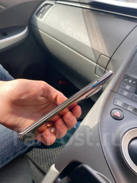 OnePlus 8. �/� ����
