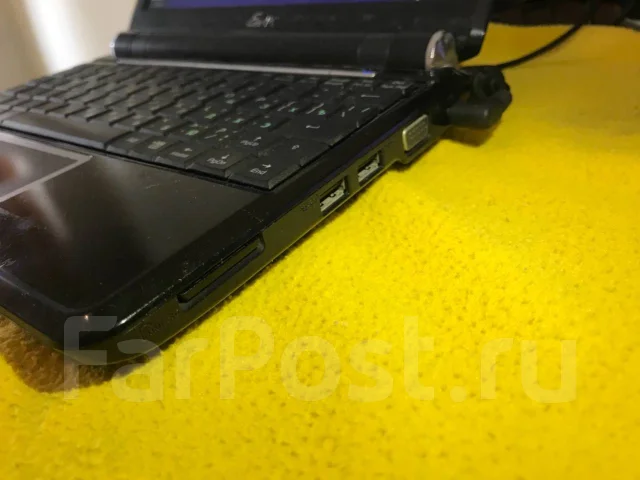 Asus Eee PC. 8.9", 1,6����, ��� 2048 ��, ���� 20���, WiFi: 1, Bluetooth: 1, ����������� �� 2��. ����
