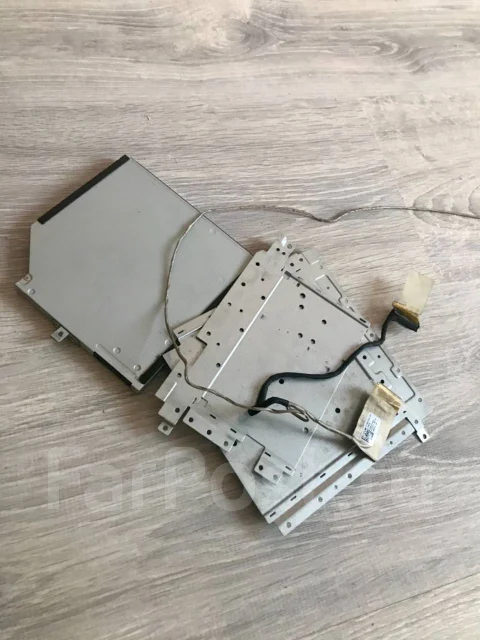 Asus X751L. 17.3" ����