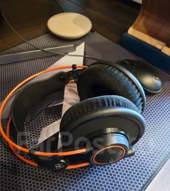 AKG 712 Pro 12 000