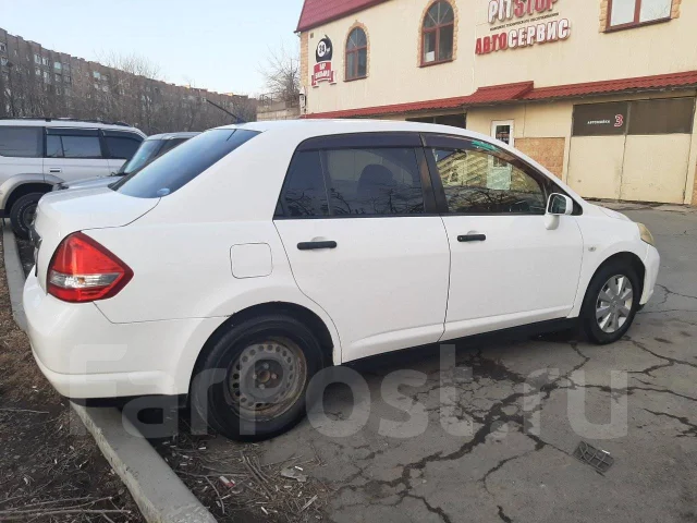 Nissan Tiida Latio. ��������, 1.5, ������, 306 000����. �� ����