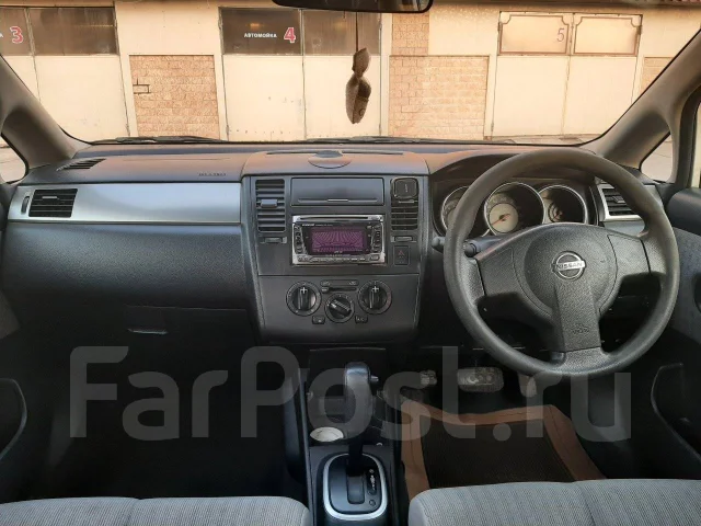 Nissan Tiida Latio. ��������, 1.5, ������, 306 000����. �� ����