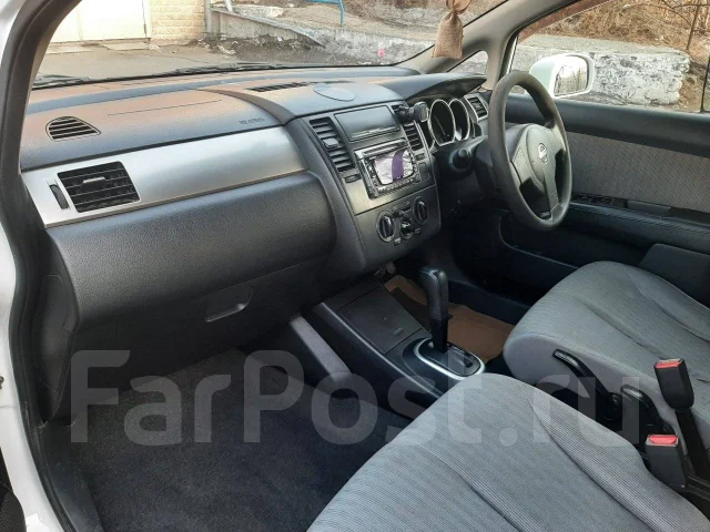 Nissan Tiida Latio. ��������, 1.5, ������, 306 000����. �� ����