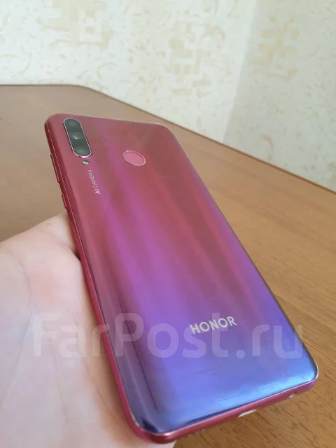 Honor 10i. �/� ����