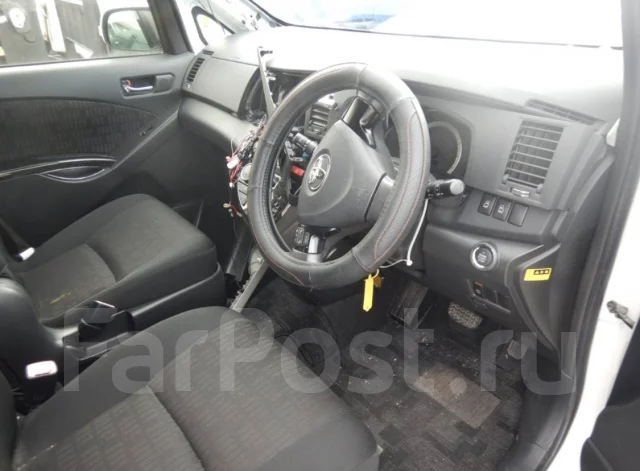 Toyota Isis. 11 ����