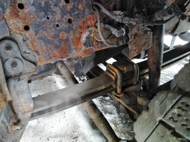 Hino 700 ����