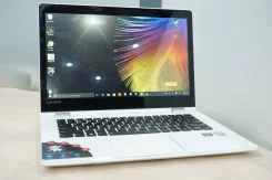 Lenovo Yoga. 15.6", ��� 8 ��, WiFi, Bluetooth ����